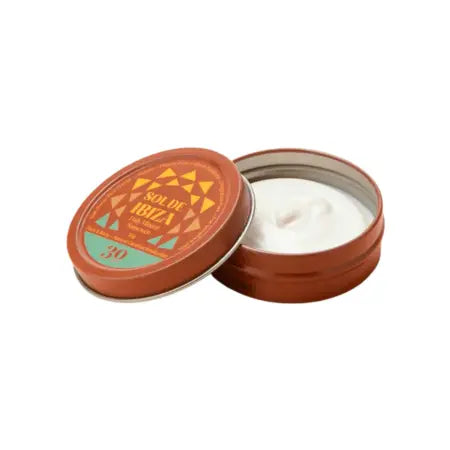Protector solar mineral SPF30 de Sol de Ibiza con textura cremosa e hidratante apta para toda la familia.