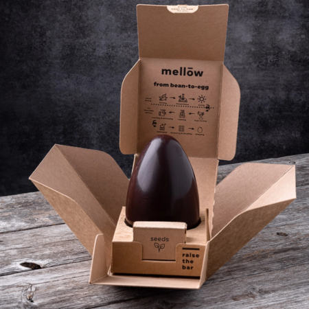 Huevo de chocolate negro de Pascua sostenible